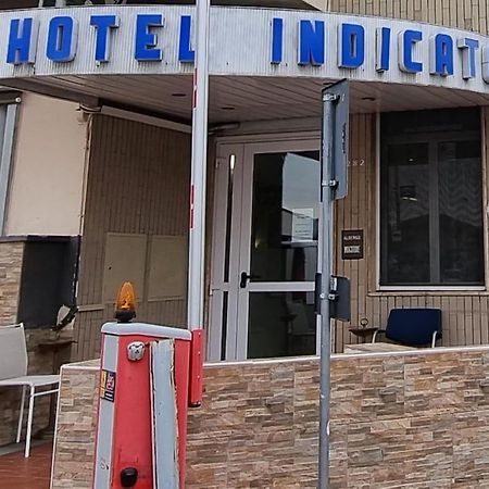 Hotel Indicatore Budget & Business At A Glance 캠피비센지오 외부 사진